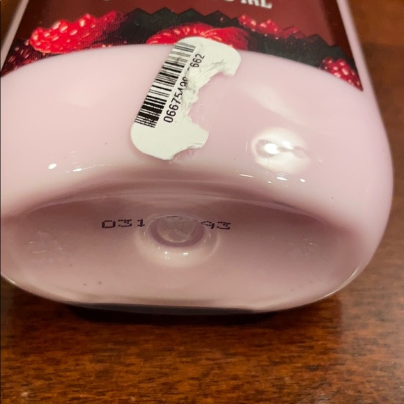NEW BATH & BODY WORKS BODY LOTION - Picture 8 of 8